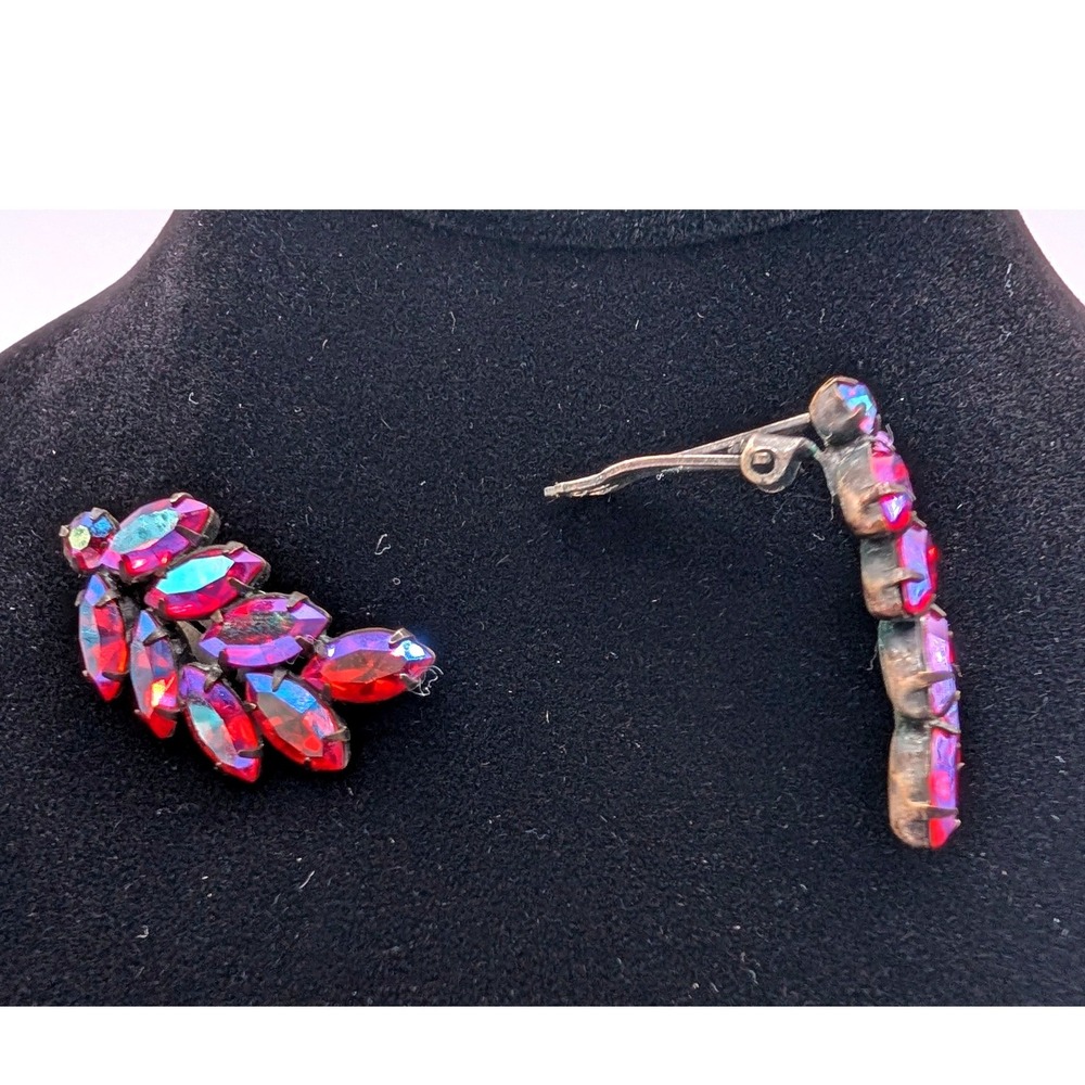 Regency Vintage Aurora Borealis Rhinestone Brooch and Clip On Earrings Set Red - Picture 4 of 4